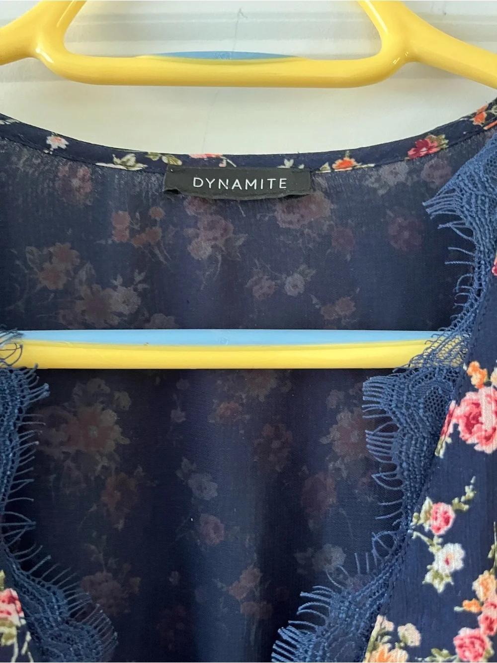 Dynamite Navy Floral Lace-Waist V-Neck Blouse size small - Picture 5 of 7